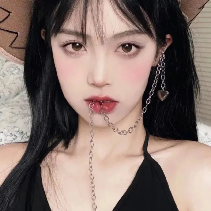 红发女郎 封面